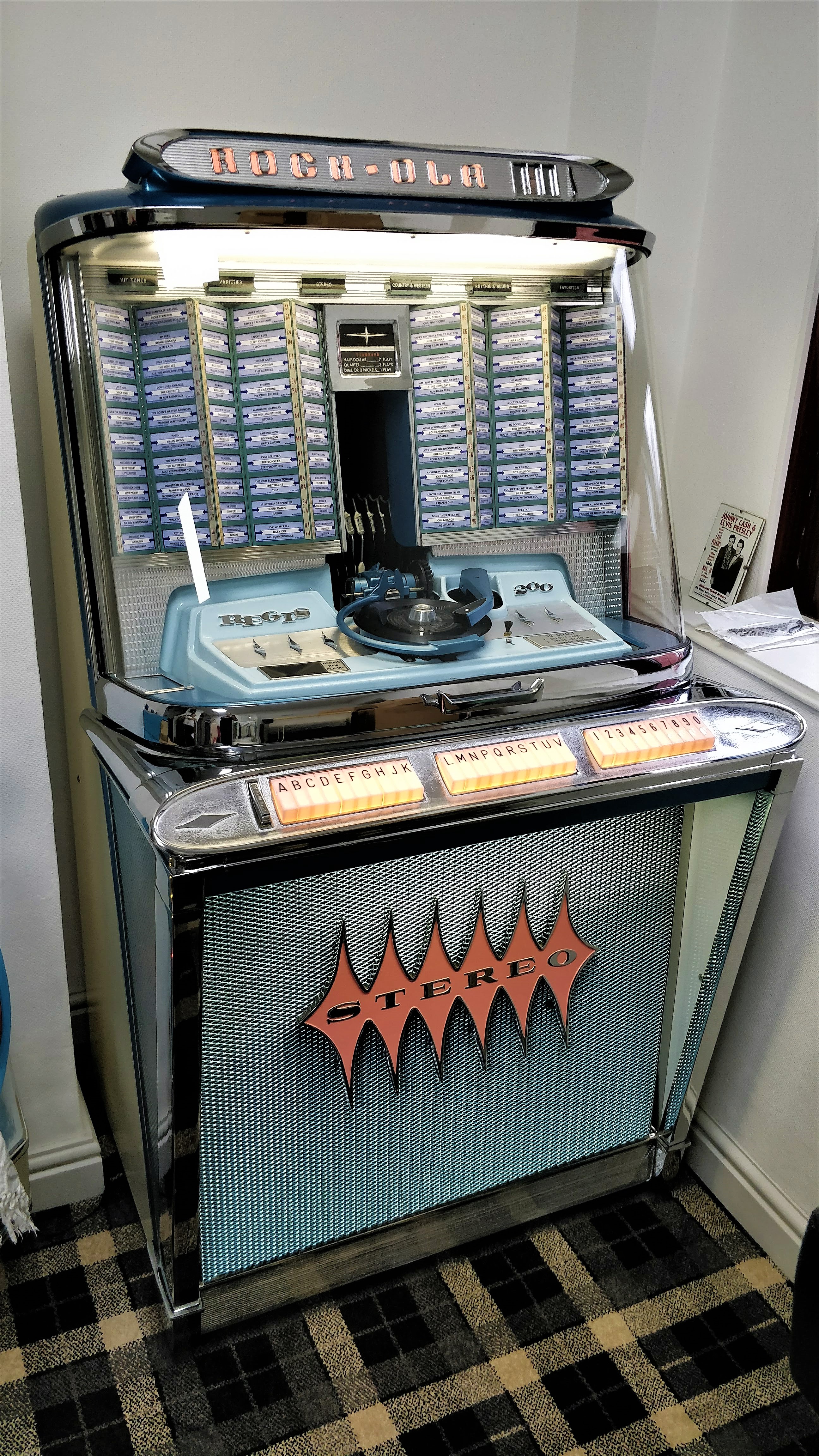 The Regis 200 Really Is A King Amongst Rock Ola Jukeboxes – The Jukebox ...